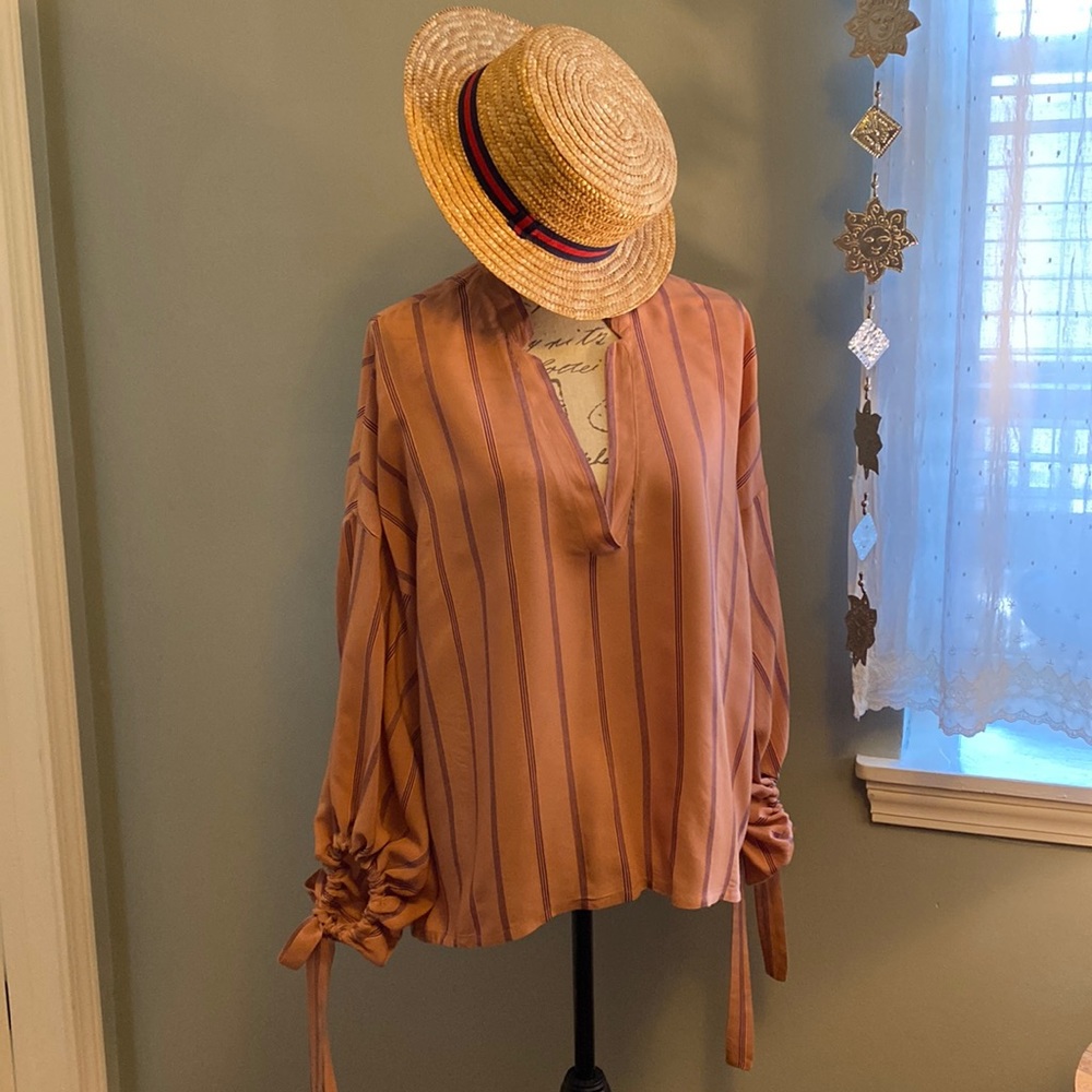 😍 So Romantic! 😍 One of A Kind Poet Blouse With Bell Sleeve